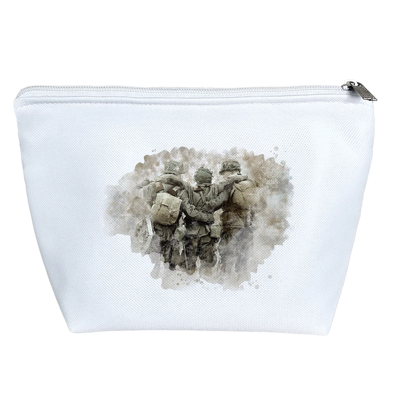 کیف لوازم آرایش دخترانه خندالو مدل سریال جوخه برادرانBand of Brothers  کد 3193