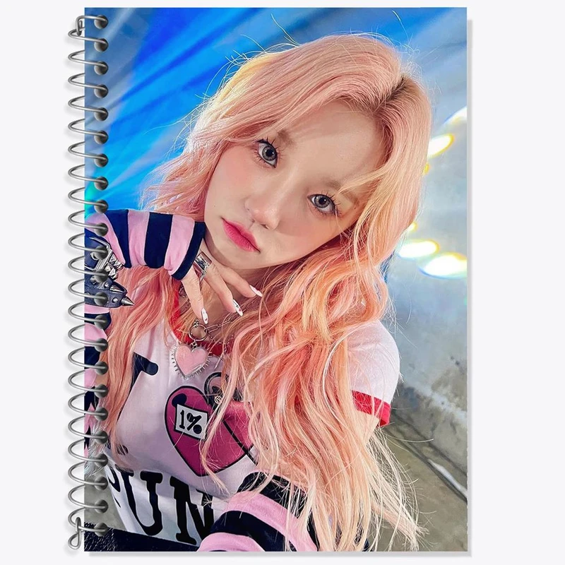 دفتر لغت 50 برگ خندالو مدل یوکی گروه جی آیدل GIdle کد 19514