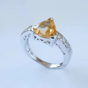 انگشتر نقره زنانه مدل سیترین کد R32