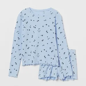 ست تی شرت آستین کوتاه و شلوارک دخترانه اچ اند ام مدل 0952718003