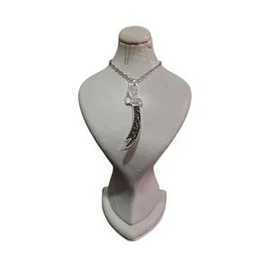 گردنبند مدل شمشیر ذوالفقار