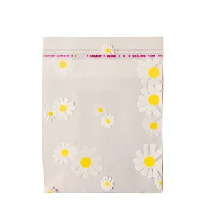 سلفون بسته بندی مدل لبه چسبدار طرح  بابونه 50 × 40 بسته 10 عددی