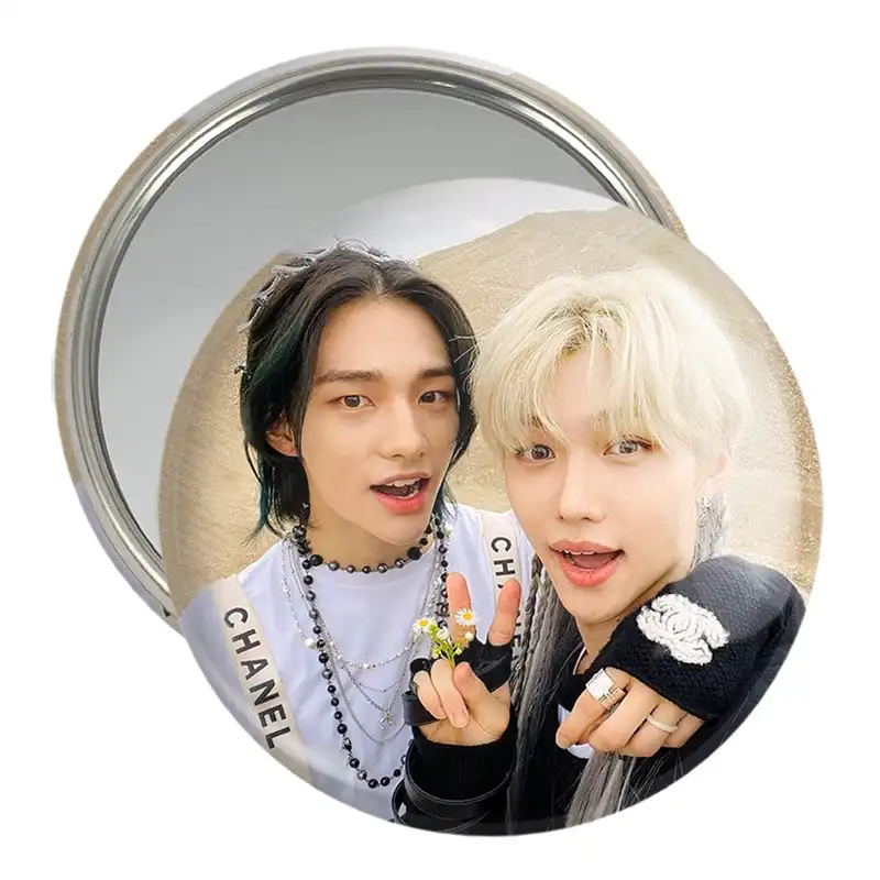 آینه جیبی خندالو مدل فلیکس و هیونجین گروه استری کیدز Stary Kids  کد 16934