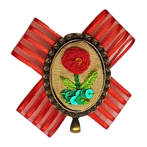 سنجاق سینه زنانه طرح گل کد 096