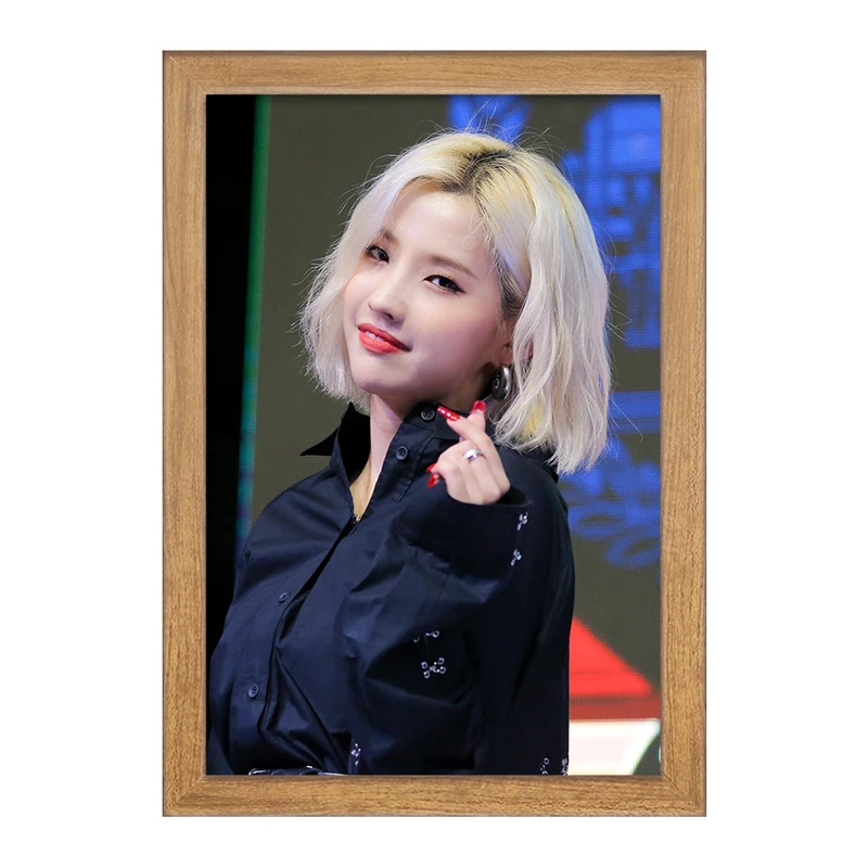 تابلو خندالو مدل سویون گروه جی آیدل GIdle  کد 19576