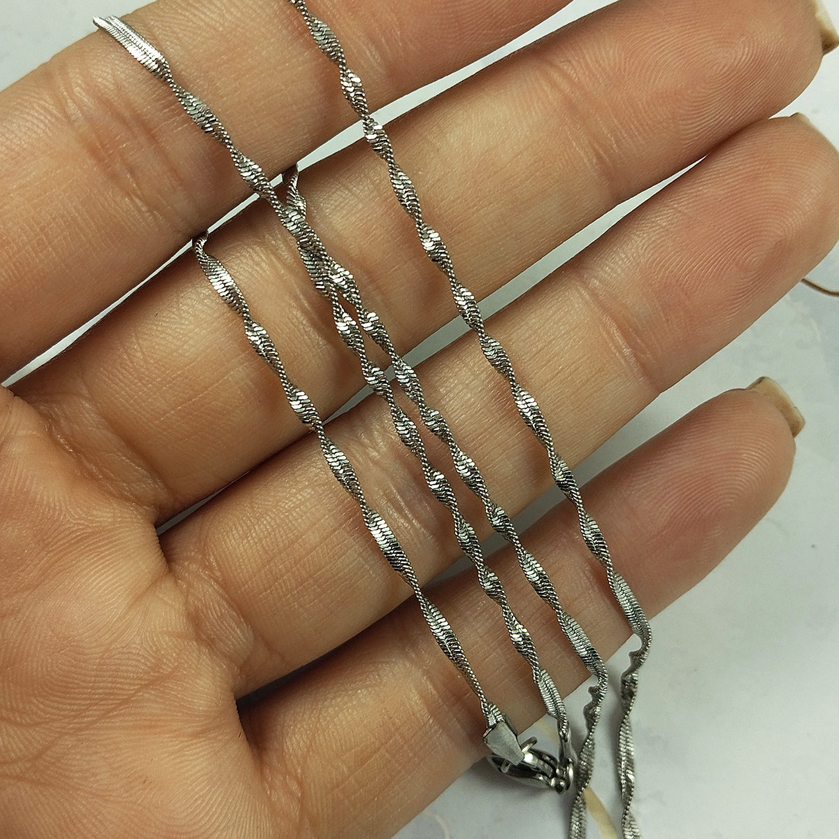 زنجیر زنانه سلین کالا مدل در هم تابیده کد 104