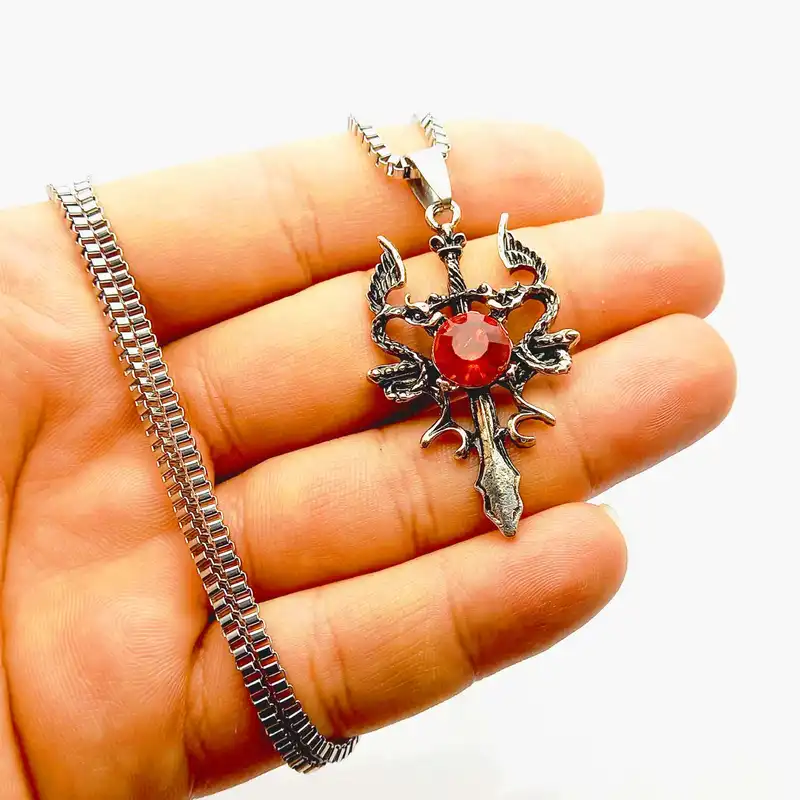 گردنبند طرح شمشیر مدل نگین دار کد 850GAMS