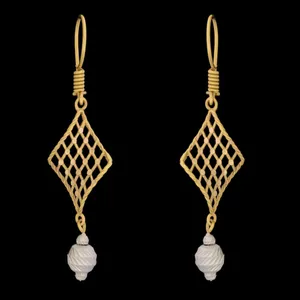 گوشواره طلا 18 عیار زنانه طلای مستجابی مدل حصیری کد 167095