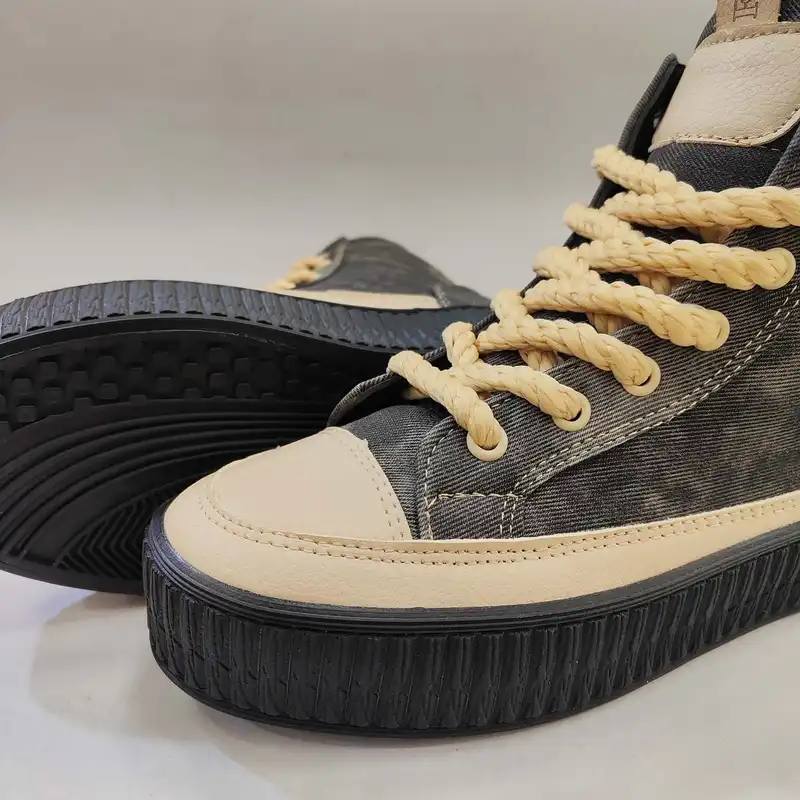 کفش پیاده روی مدل 2025