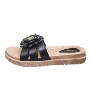 دمپایی زنانه مدل xyz3