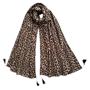 شال زنانه مدل موهر مخمل پلنگی کلاسیک پاییزی سبک منگوله دار کد ۲