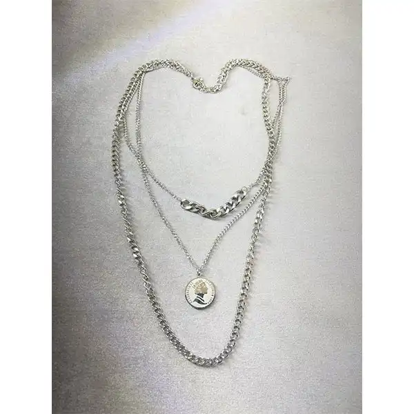 گردنبند مدل سه ردیفه طرح ملکه الیزابت