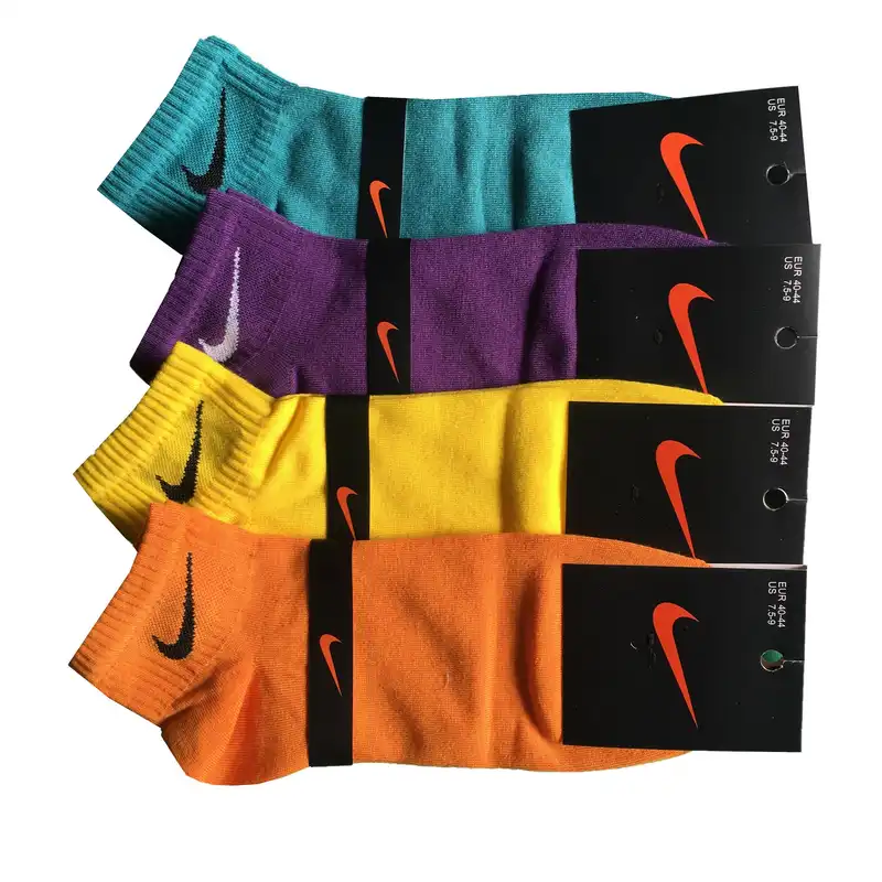 جوراب ورزشی مردانه مدل کشی کد NK4011103-4CL مجموعه 4 عددی