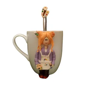 ماگ سرامیکی مدل دختر نقاش کد 02005 به همراه قاشق