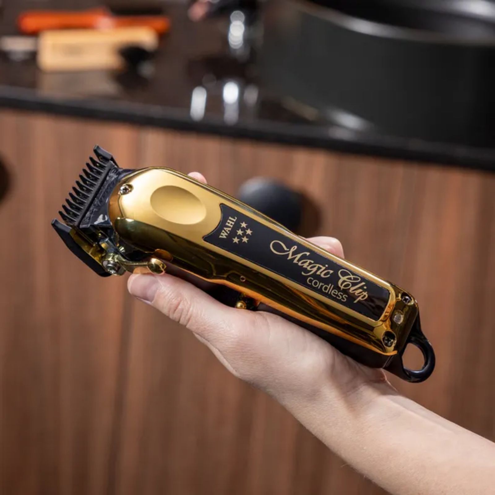 ماشین اصلاح موی سر و صورت وال پروفشنال مدل Cordless Magic Clip 8148 -  - 4