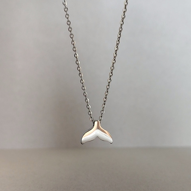 گردنبند مدل دم وال سه بعدی