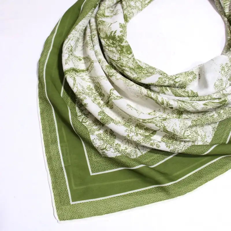 روسری زنانه مدل نخی لاکچری طرح جنگل کد 8000