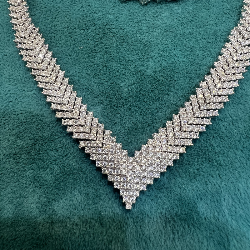 نیم ست نقره زنانه مدل سوپر لوکس جواهری مزین 43-1 نیم ست نقره زنانه مدل سوپر لوکس جواهری مزین 43-1