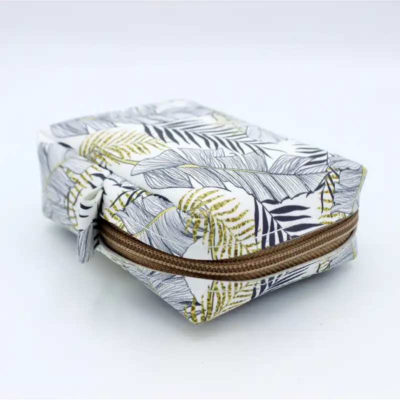 کیف لوازم آرایش زنانه مدل استوایی کد A360