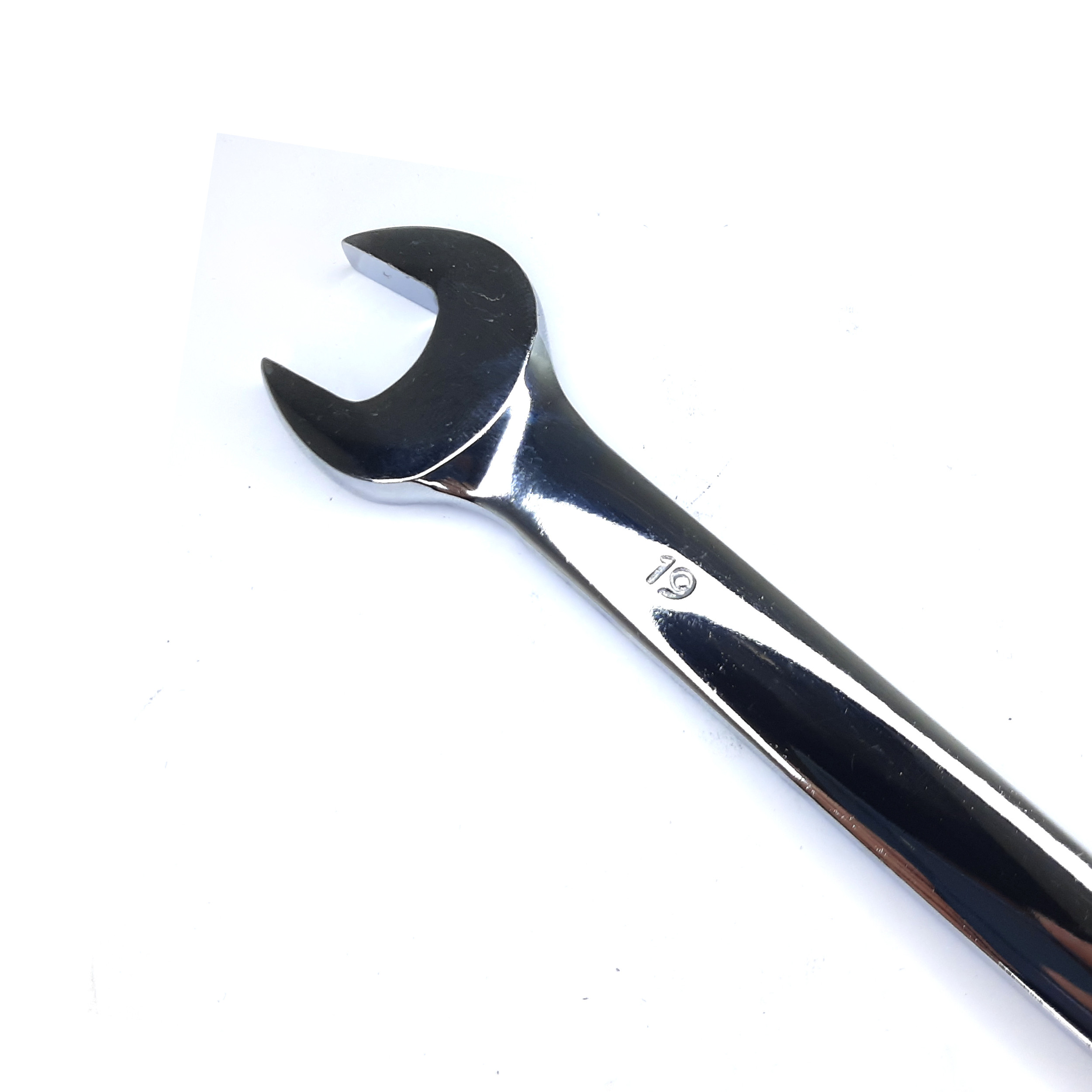 آچار یکسر تخت و یکسر رینگی جغجغه ای مدل RTY-19 سایز 19 میلی متر آچار یکسر تخت و یکسر رینگی جغجغه ای مدل RTY-19 سایز 19 میلی متر