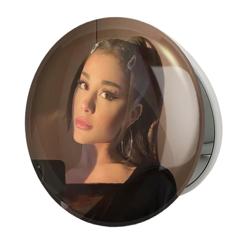 آینه جیبی خندالو طرح آریانا گرانده Ariana Grande مدل تاشو کد 19073 