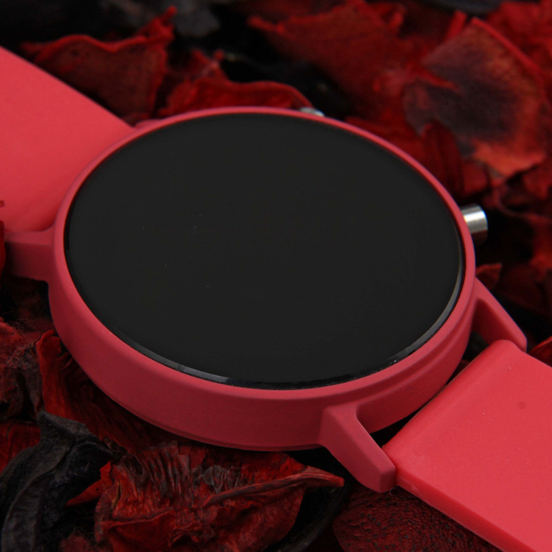 ساعت مچی دیجیتال زنانه مدل بند سیلیکونی لوکس اسپرت کد  WHW_310