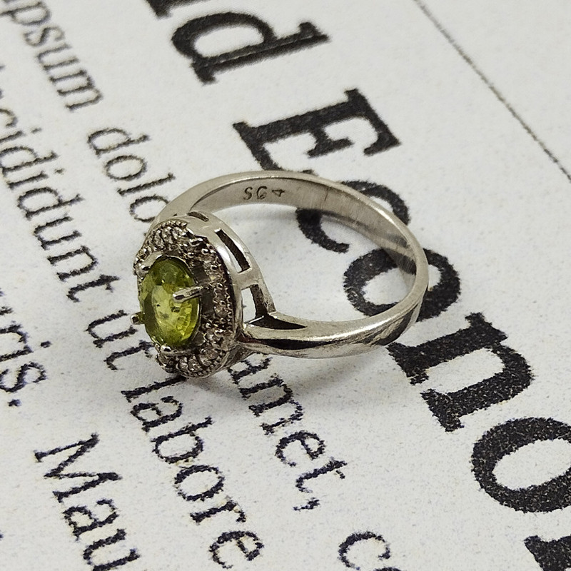 انگشتر نقره زنانه سلین کالا مدل زبرجد کد MPS-11 انگشتر نقره زنانه سلین کالا مدل زبرجد کد MPS-11