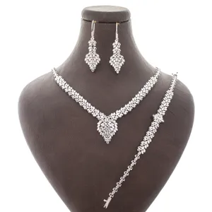 سرویس نقره زنانه مدل AMT-N185