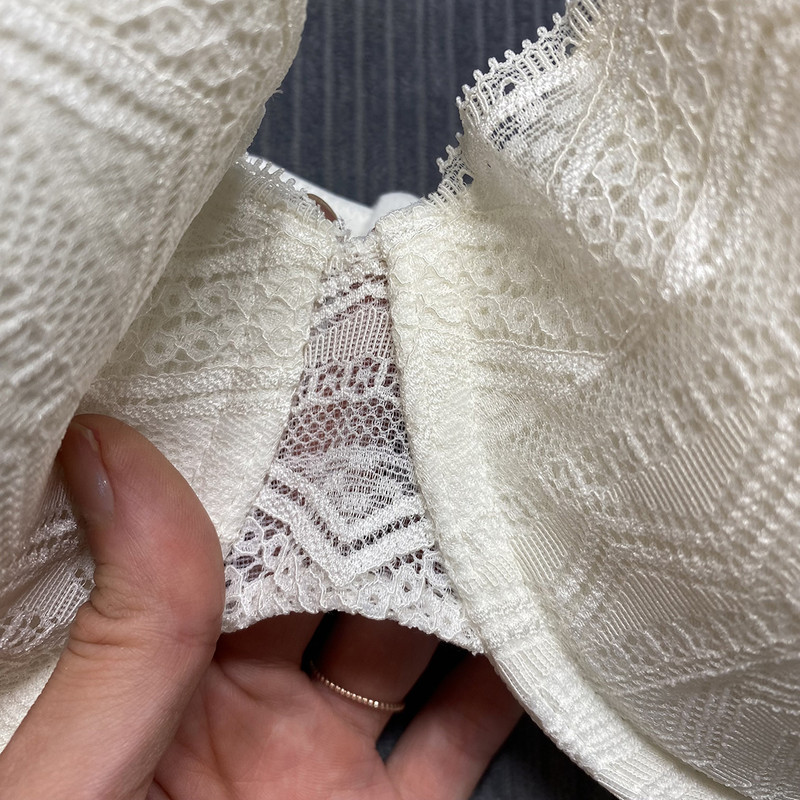 سوتین زنانه سی اند ای مدل 539