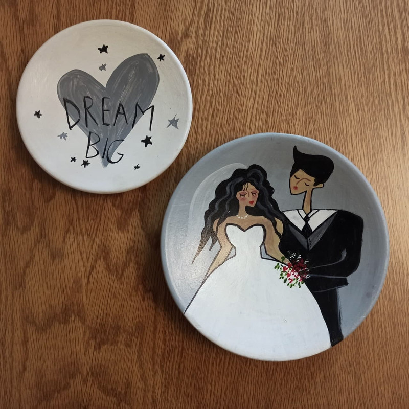 بشقاب دیوارکوب سفالی طرح عروس و دوماد کد 222 مجموعه 2 عددی