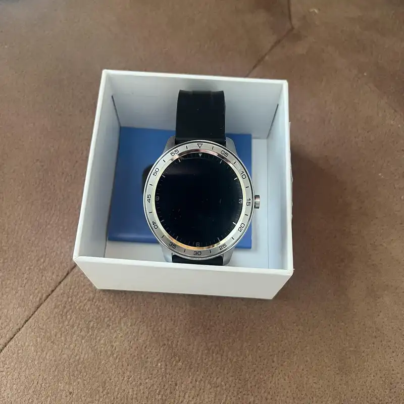 ساعت هوشمند مدل فیتنس ترکر