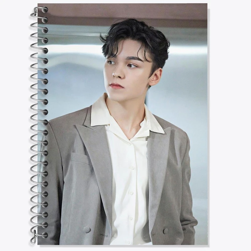 دفتر زبان 50 برگ خندالو مدل سه خط طرح ورنون گروه سونتین Seventeen کد 21512