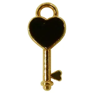 آویز دستبند مدل کلید قلبی کد AD 892