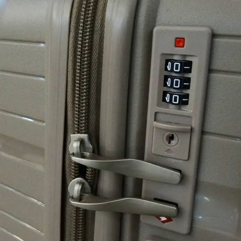 مجموعه چهار عددی چمدان میلیون کد MI01