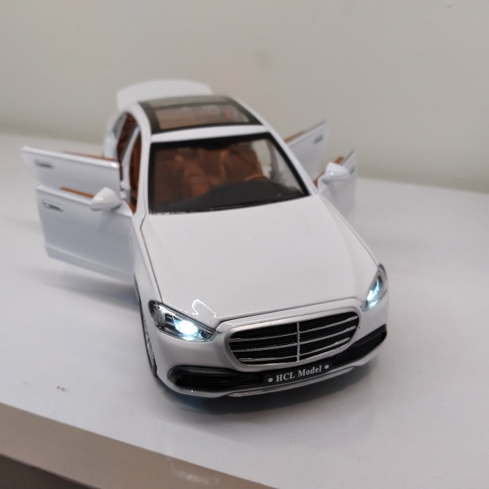 ماشین بازی مدل بنز طرح s600