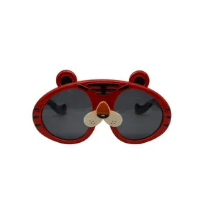 عینک آفتابی بچگانه مدل عروسکی