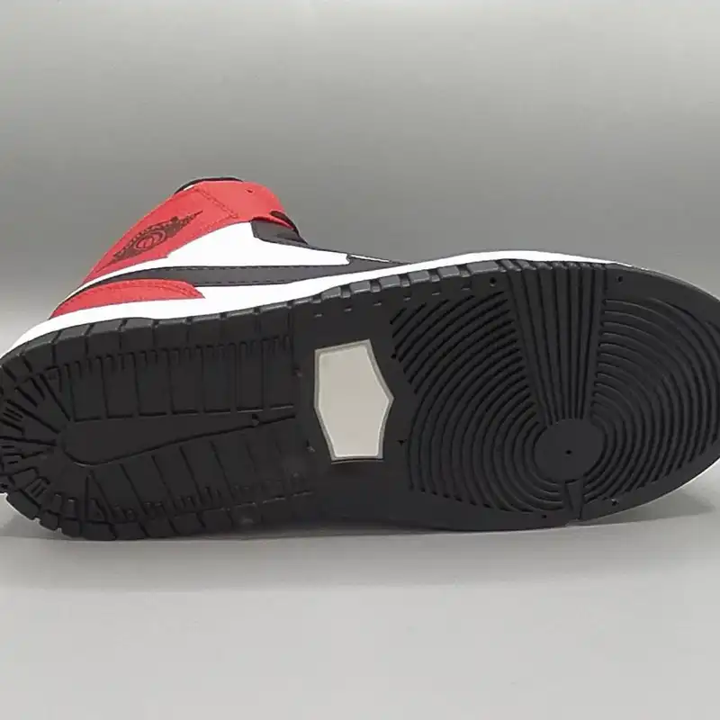 کفش طبیعت گردی مدل P.L.JORDAN.GH.E رنگ قرمز