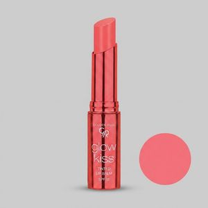 بالم لب رنگی گلدن رز مدل TINTED شماره 02 بافت کرمی، حاوی ویتامین E و هیالورونیک اسید، محافظت SPF 15، ماندگاری و رطوبترسانی بالا، نمای نهایی براق و بدون چسبندگی