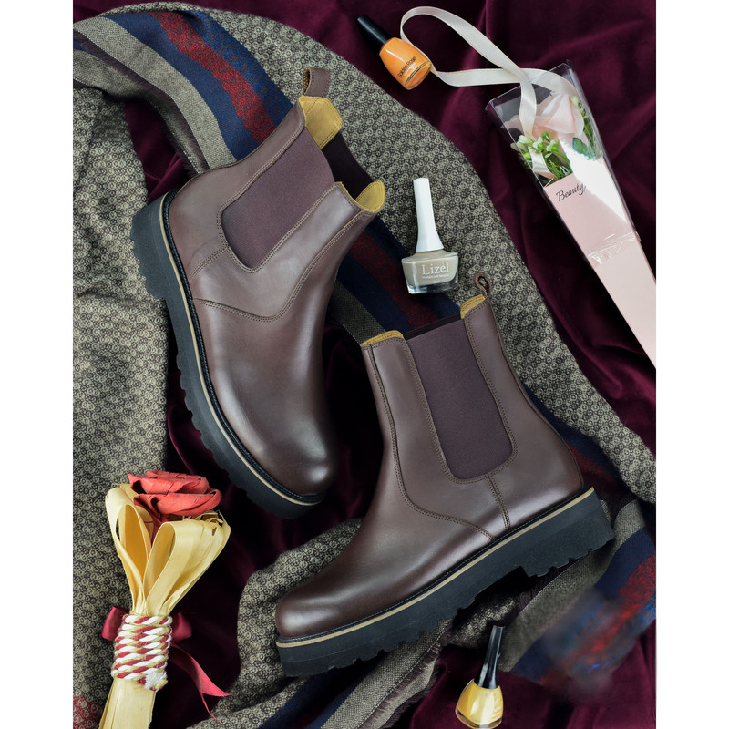 نیم بوت زنانه کرمانی مدل چرم طبیعی دستدوز کد 664 رنگ قهوه ای