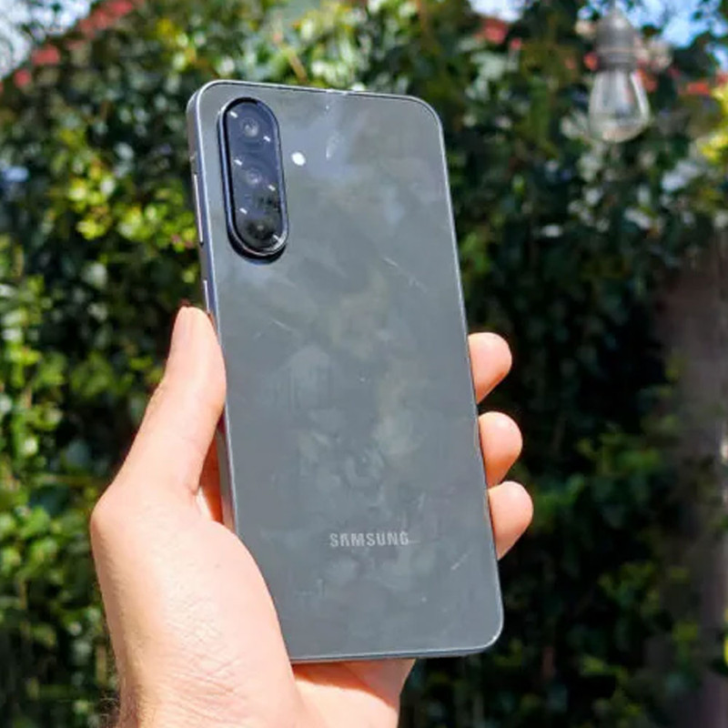 گوشی موبایل سامسونگ مدل Galaxy A36 دو سیم کارت ظرفیت 128 گیگابایت و رم 8 گیگابایت - ویتنام - به همراه شارژر 45 وات سامسونگ، 2 عدد قاب و 1 عدد محافظ صفحه نمایش