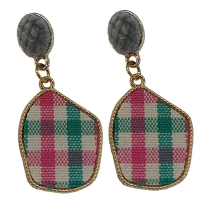 گوشواره زنانه مدل فانتزی طرح چهار خانه