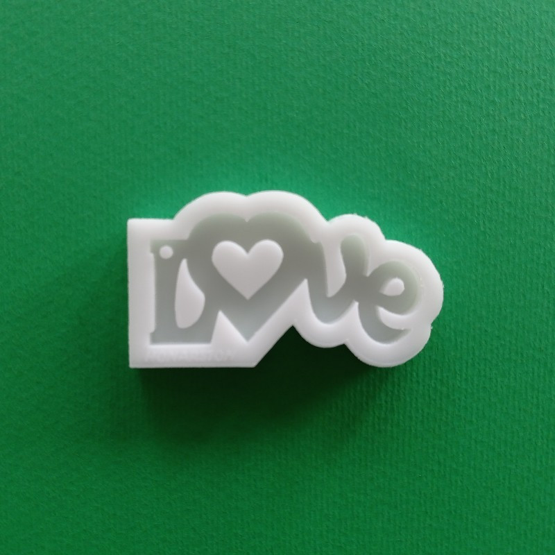 قالب رزین مدل جاکلیدی طرح LOVE کد 3 قالب رزین مدل جاکلیدی طرح LOVE کد 3