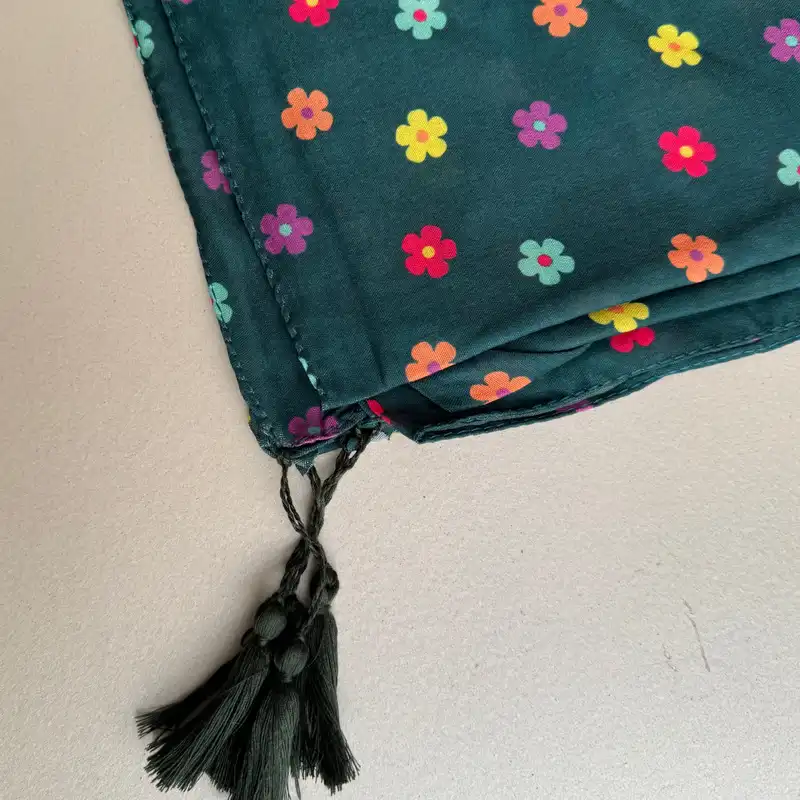 روسری زنانه مدل نخی گل گلی