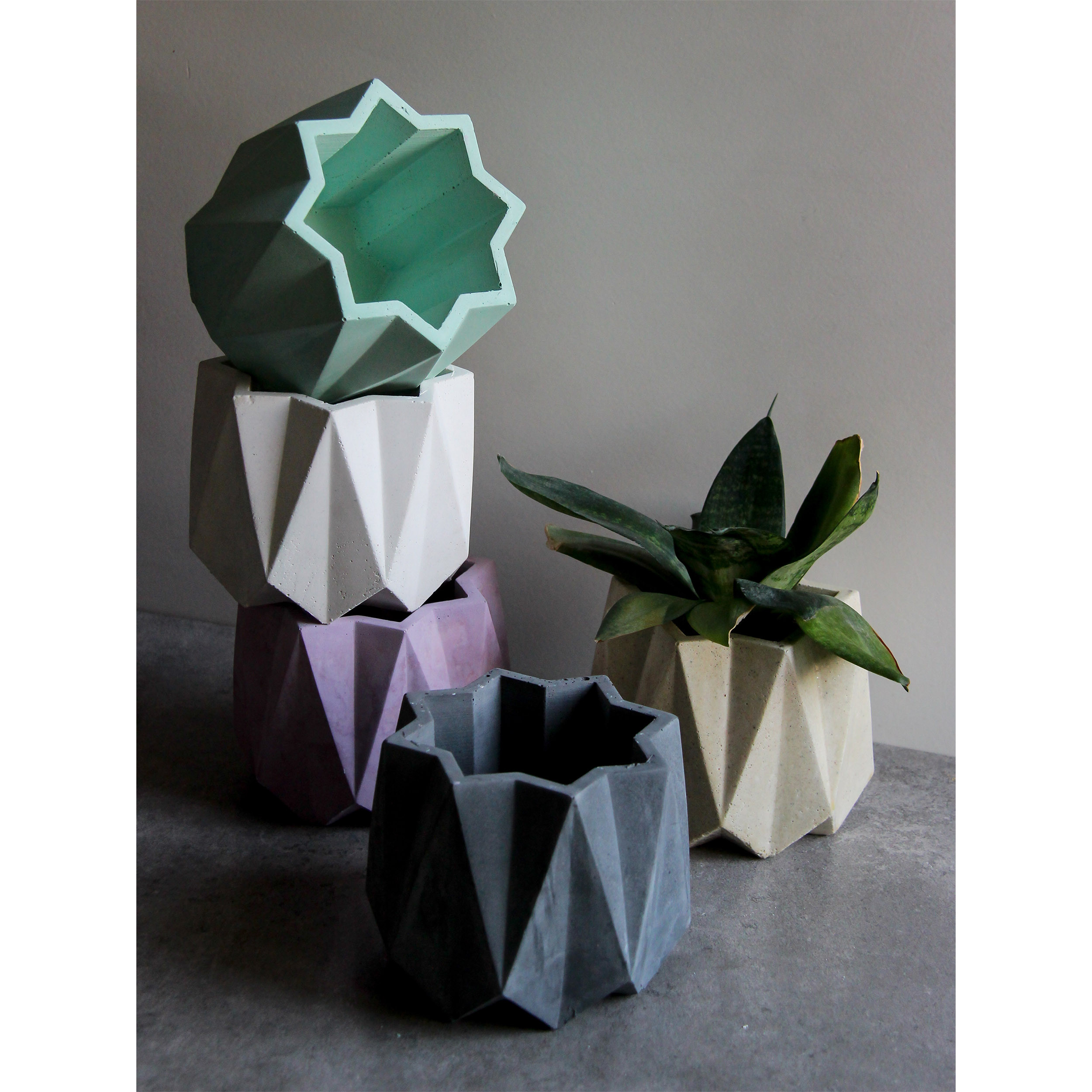 گلدان مدل G-Hio