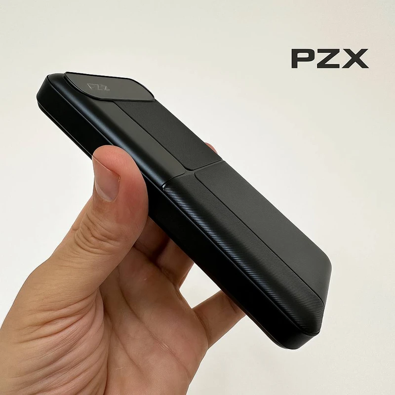 عکس شماره 8 : پاوربانک پی زد ایکس مدل v02 ظرفیت 10000 میلی آمپر ساعت