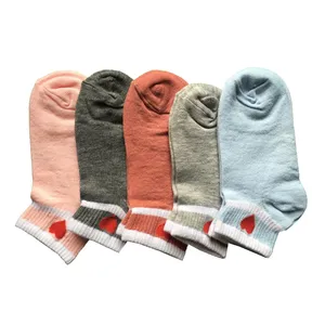 جوراب ساق کوتاه دخترانه مدل قلب بسته 5 عددی