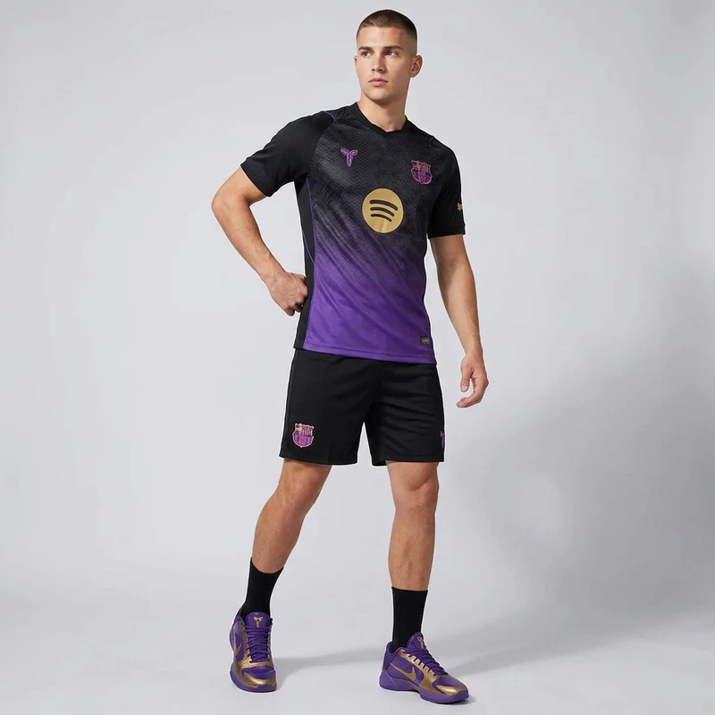 ست تی‌شرت آستین کوتاه و شلوارک ورزشی مردانه مدل بارسلونا Away 2027 