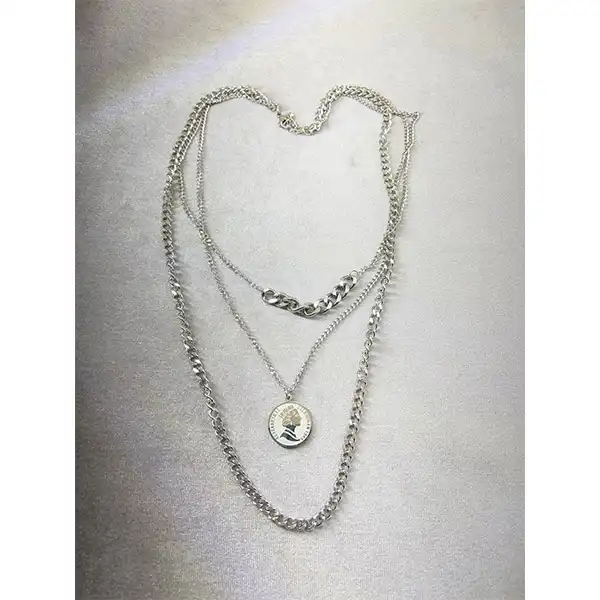 گردنبند زنانه مدل سه ردیفه طرح ملکه الیزابت کد 50082