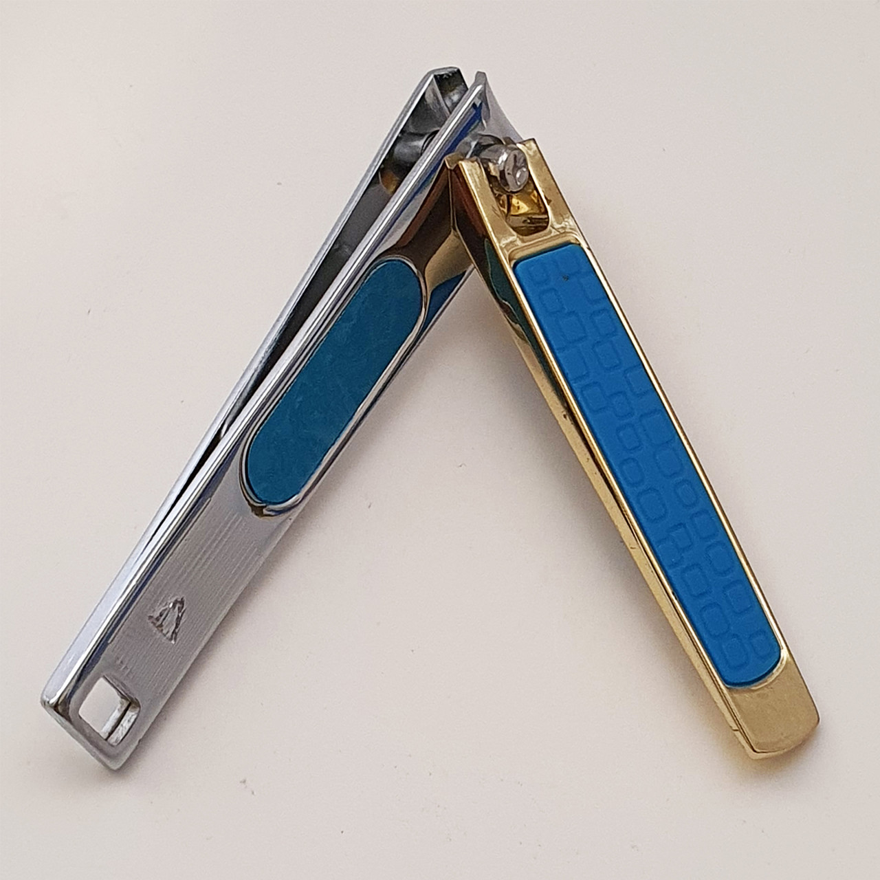 ناخن گیر اومودا مدل N 3001 32G ناخن گیر اومودا مدل N 3001 32G