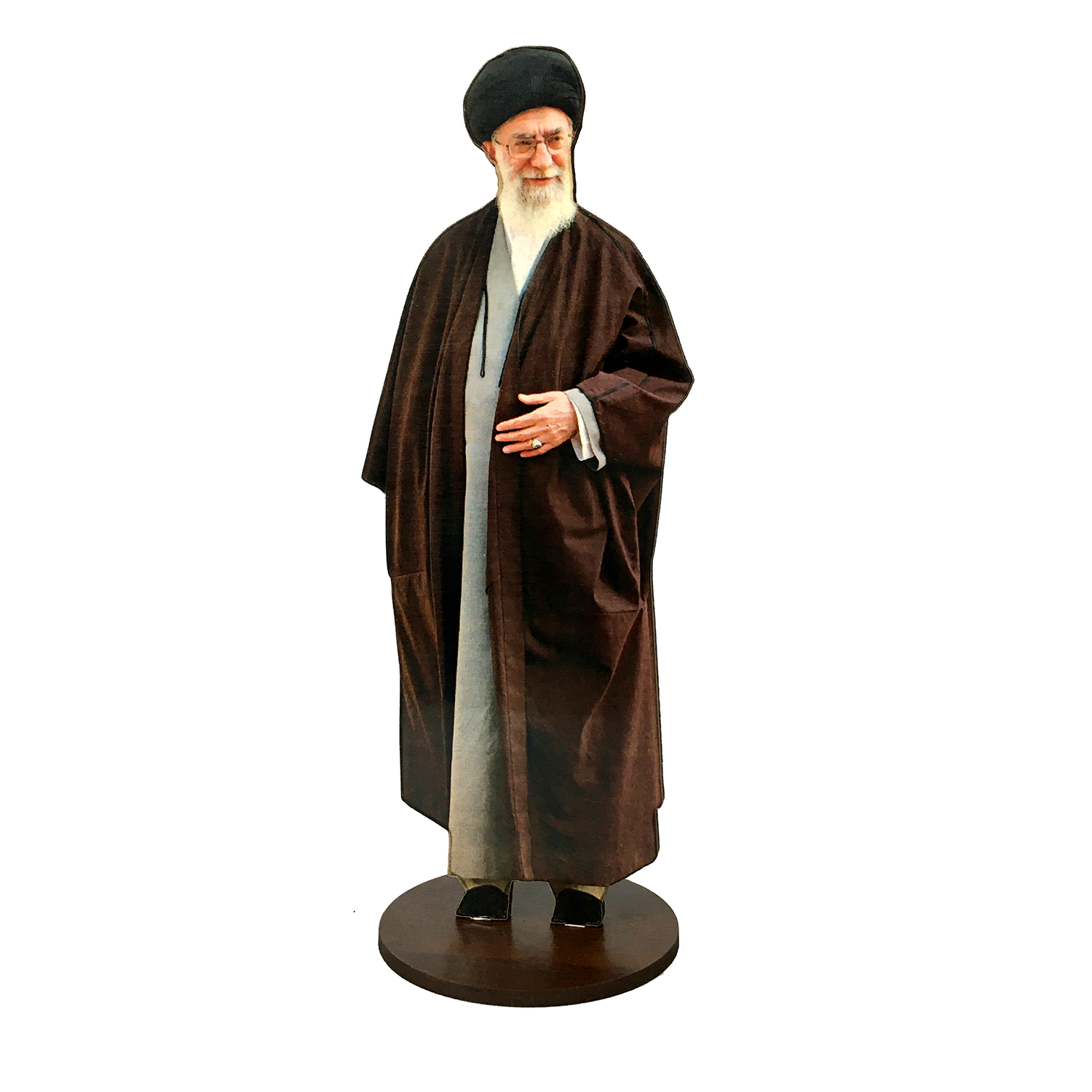 تندیس مدل آیت الله خامنه ای همراه با عبای قهوه ای